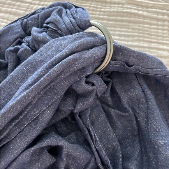 Nalakai Blue Chambray Linen Sling Carrier - Picture 2 of 3